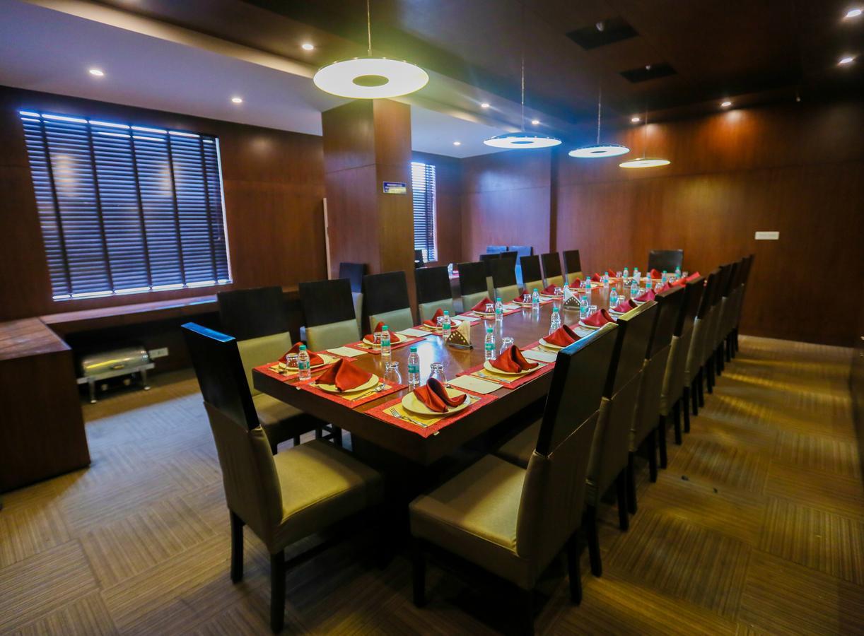 Cs Boutique Hotel Faridabad Buitenkant foto