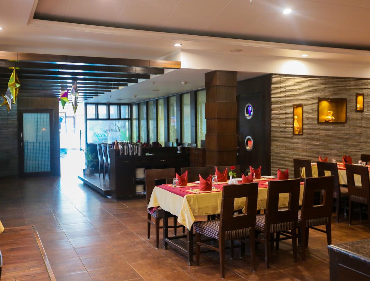 Cs Boutique Hotel Faridabad Buitenkant foto